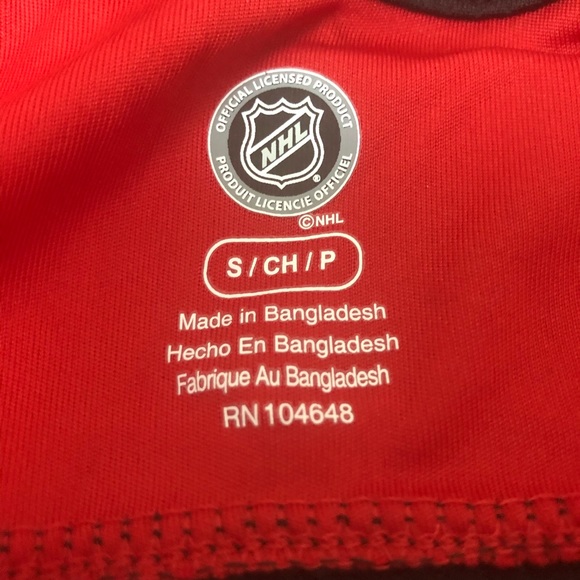 BlackHawks Red Tee NFL - Picture 4 of 5